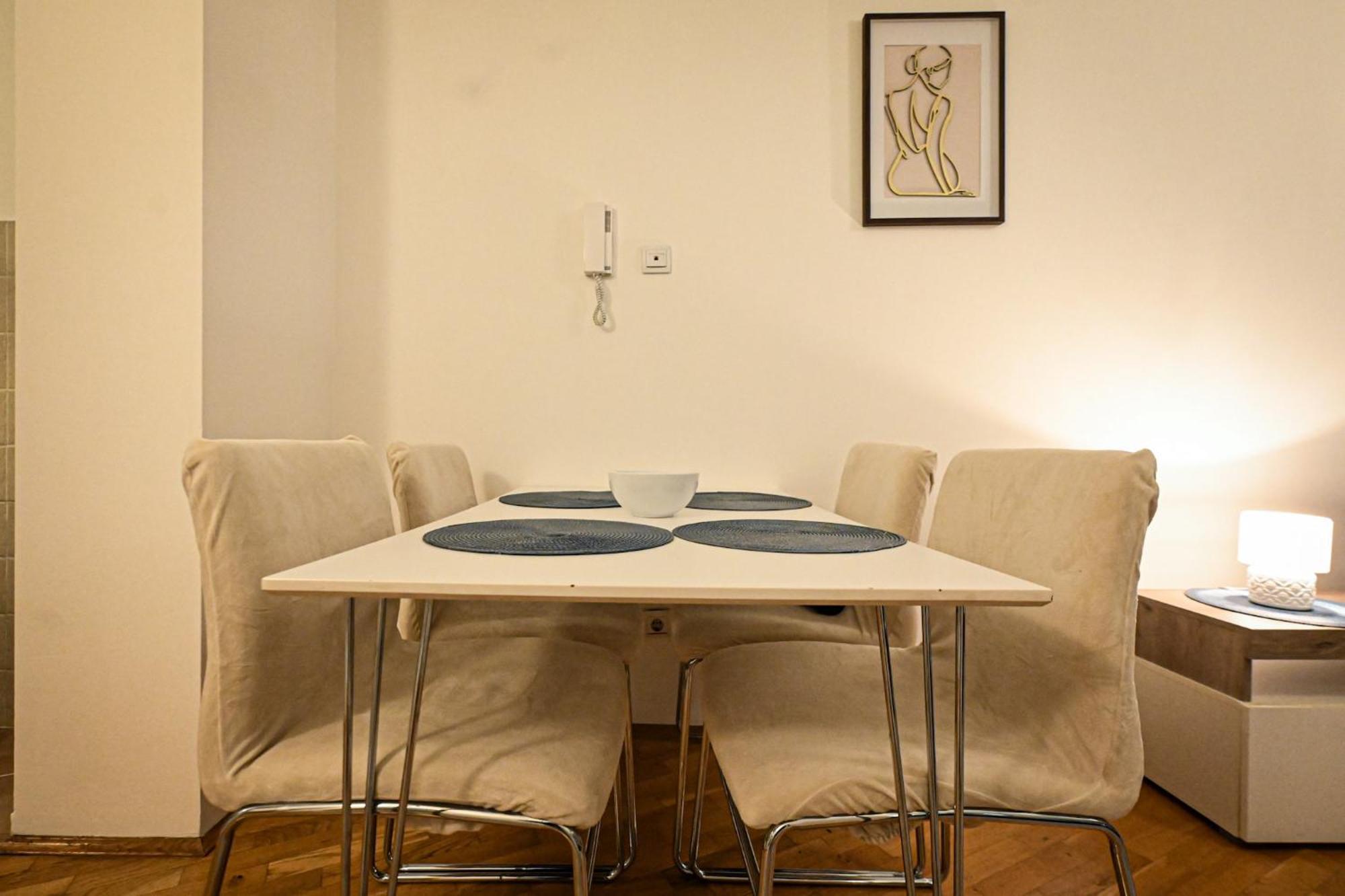 L&B Studio Apartment Pristina Extérieur photo